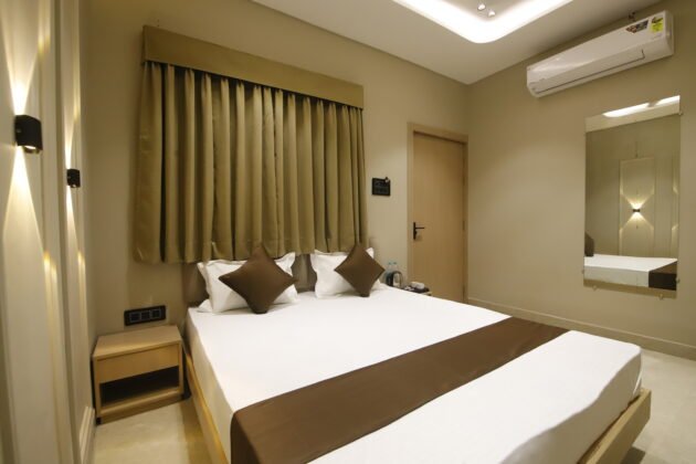 Deluxe Room - Image 2